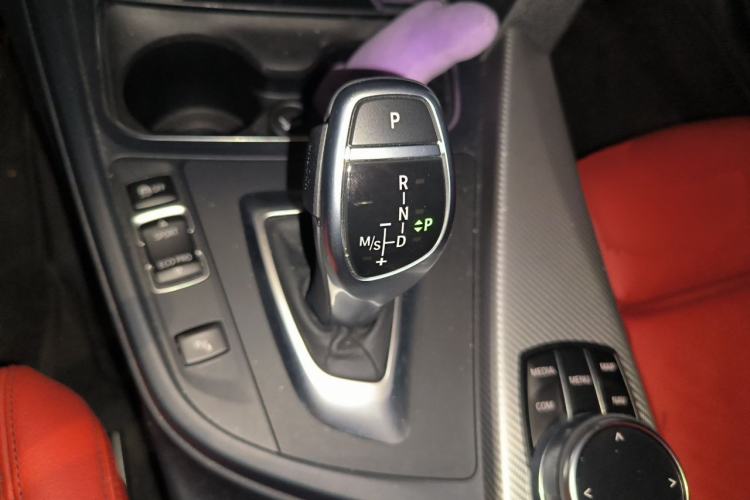 Used BMW 3 Series 2018 330i M Sport Night Edition Gear Lever