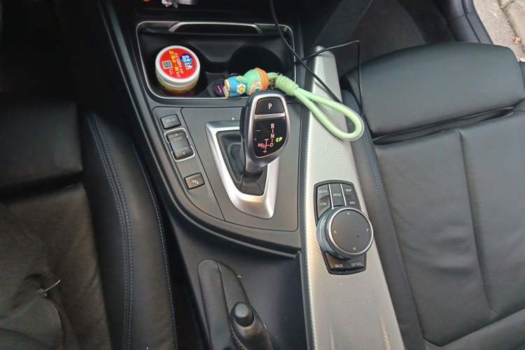 Used BMW 3 Series 2018 330i M Sport Night Edition Gear Lever