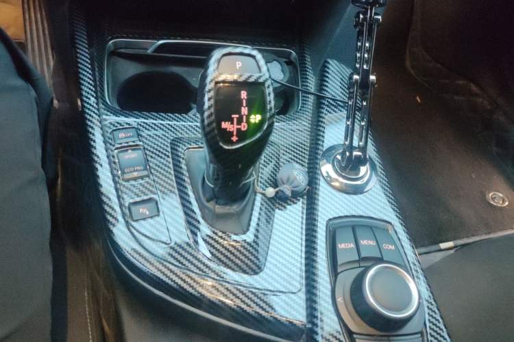 Used BMW 3 Series 2018 320i M Sport Package Gear Lever