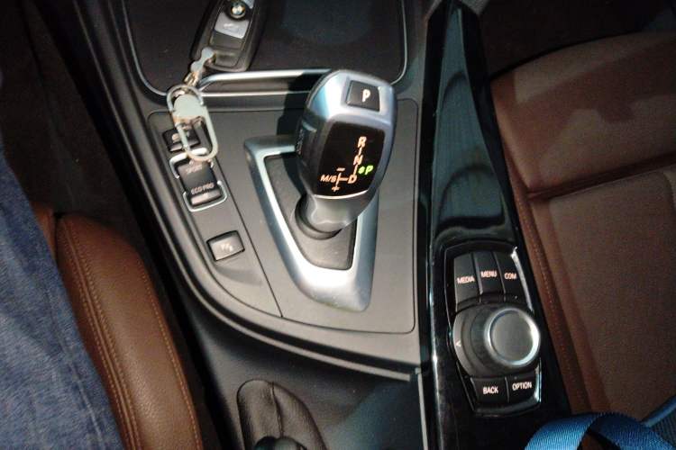 Used BMW 3 Series 2018 320Li Fashion Model Gear Lever