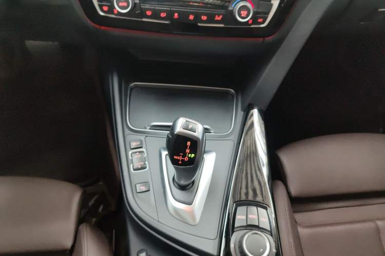 Used BMW 3 Series 2018 320Li Fashion Model Gear Lever