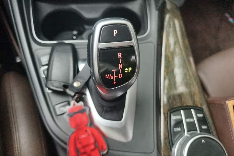 Used BMW 3 Series 2018 320Li M Sport Night Edition Gear Lever