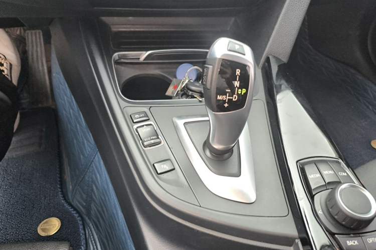 Used BMW 3 Series 2018 320Li Fashion Model Gear Lever