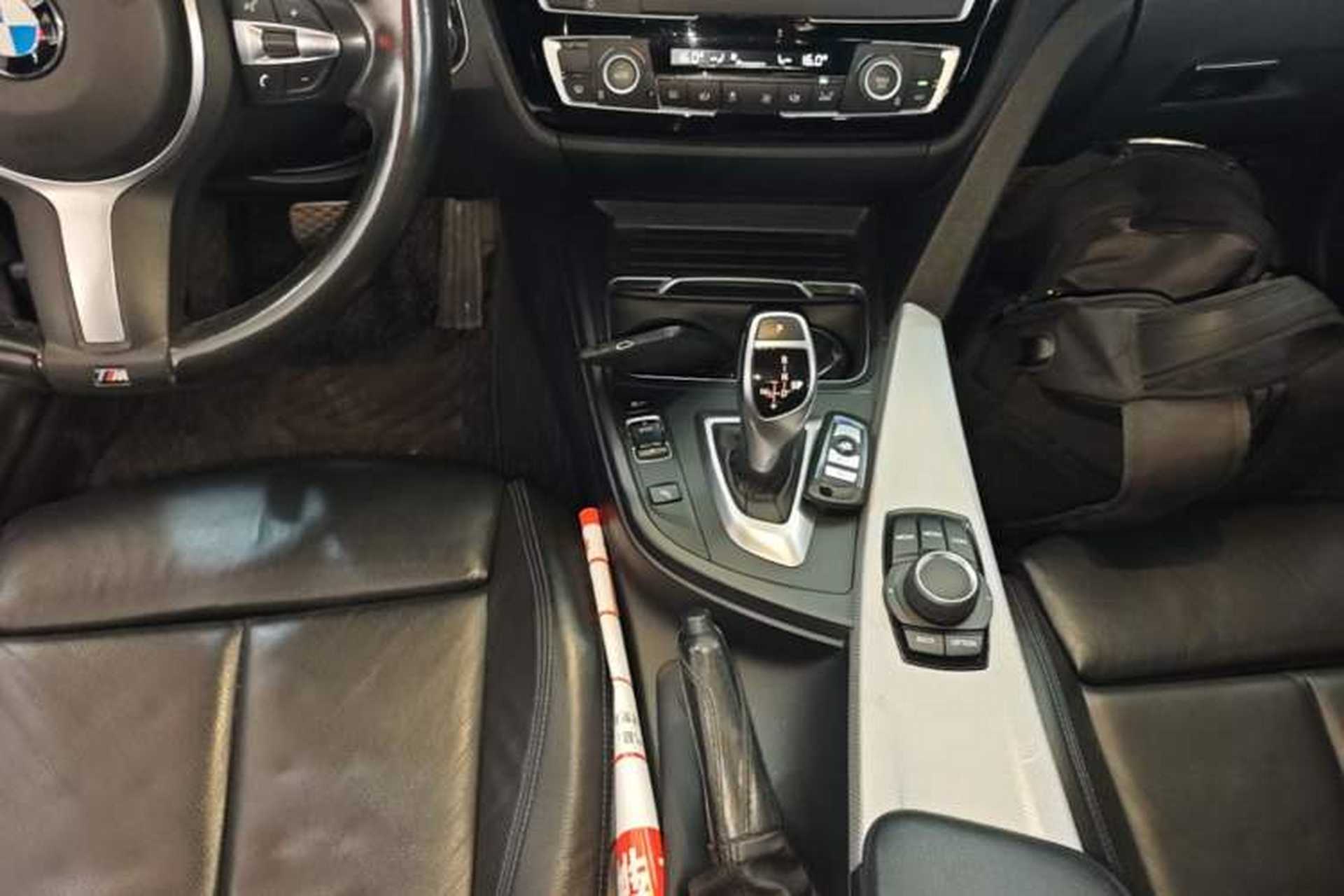 Used BMW 3 Series 2018 320i M Sport Package Gear Lever