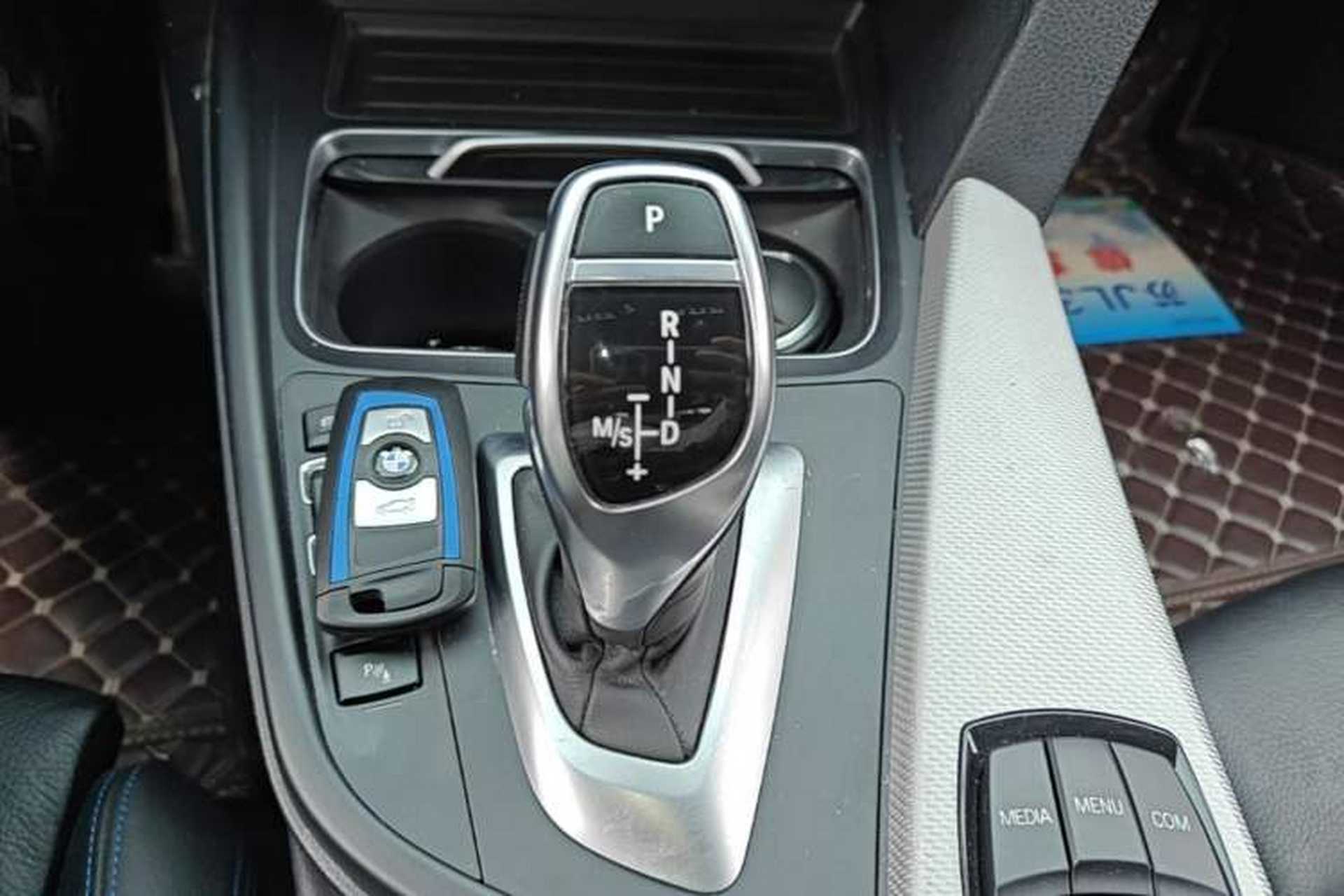 Used BMW 3 Series 2018 320i M Sport Package Gear Lever