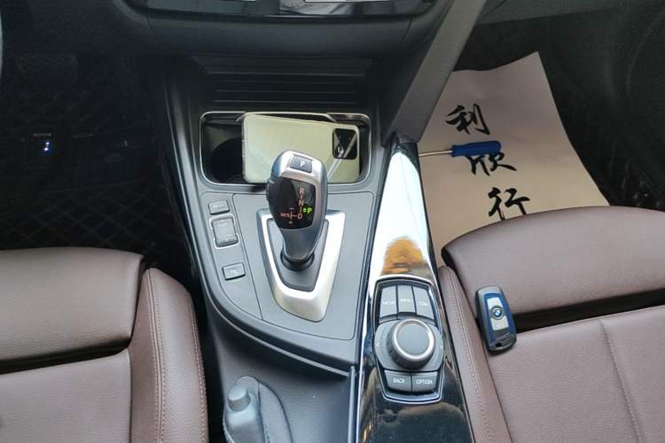 Used BMW 3 Series 2018 320Li Fashion Model Gear Lever