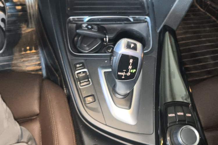 Used BMW 3 Series 2018 320Li Fashion Model Gear Lever