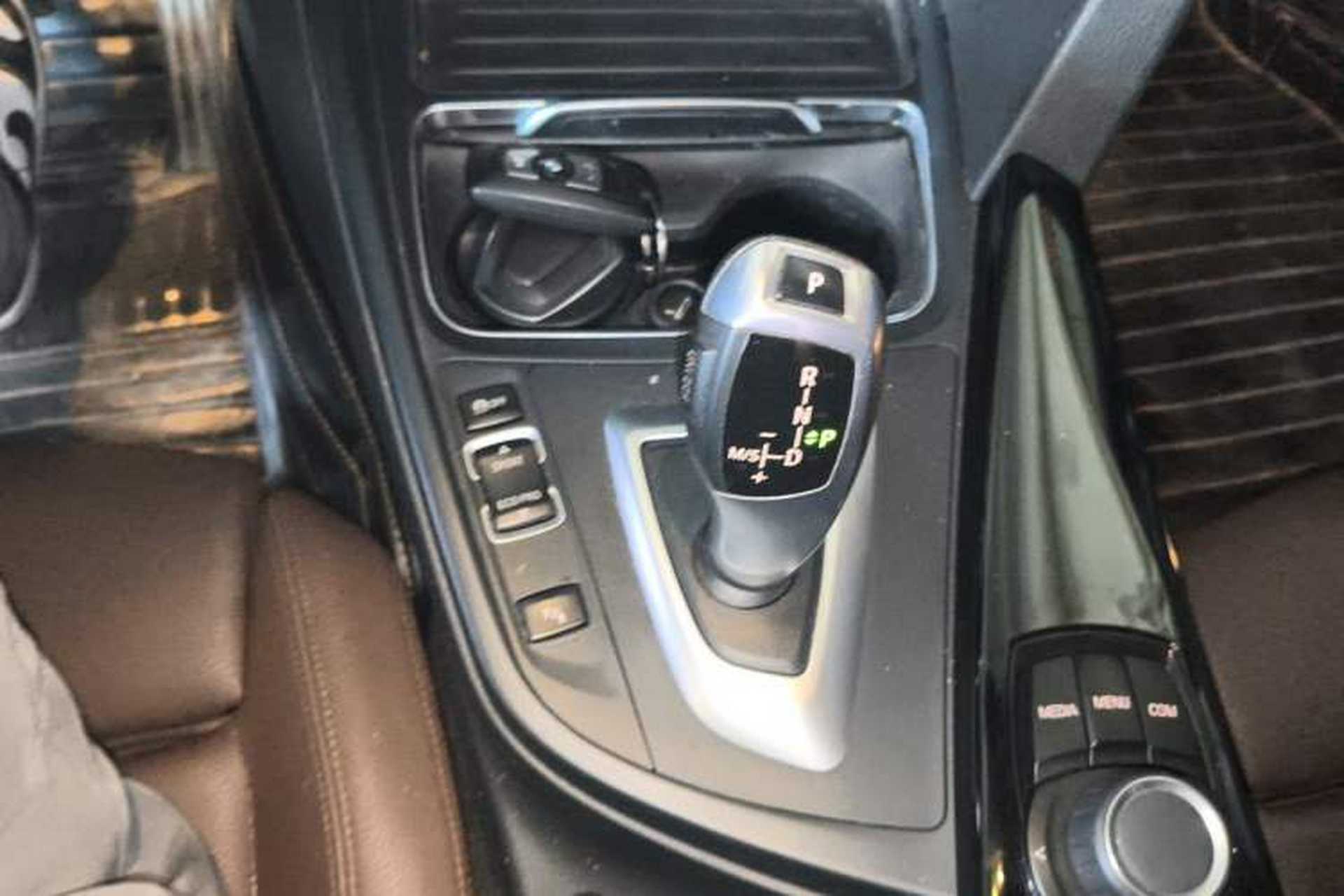 Used BMW 3 Series 2018 320Li Fashion Model Gear Lever