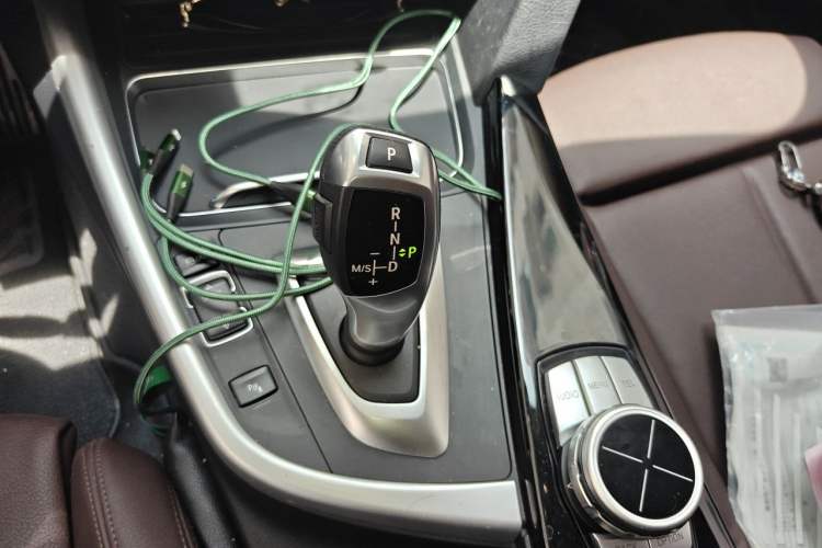 Used BMW 3 Series 2018 320Li Fashion Model Gear Lever