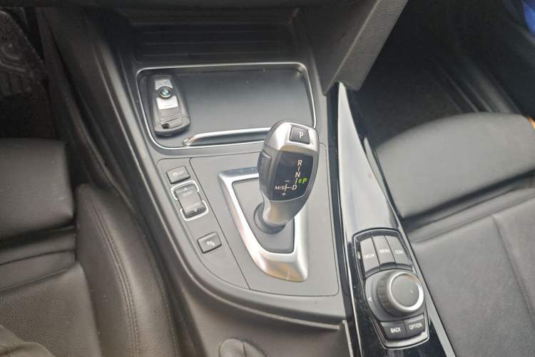 Used BMW 3 Series 2018 320Li Fashion Model Gear Lever