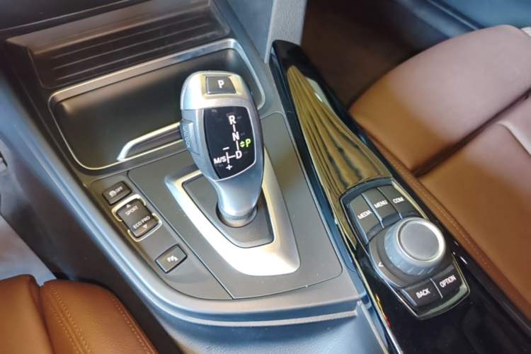 Used BMW 3 Series 2018 320Li Fashion Model Gear Lever