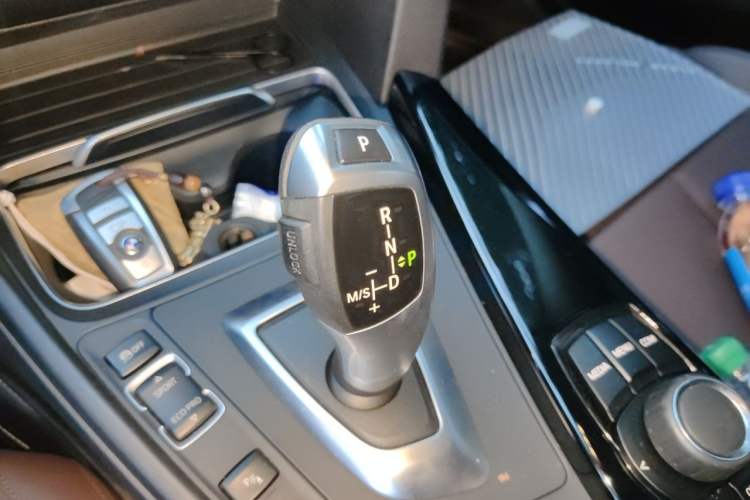 Used BMW 3 Series 2018 320Li Fashion Model Gear Lever