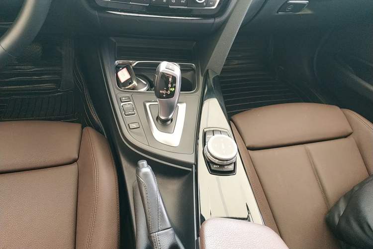 Used BMW 3 Series 2018 320Li Fashion Model Gear Lever