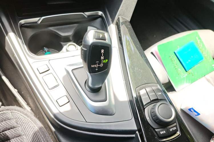 Used BMW 3 Series 2018 320Li Fashion Model Gear Lever
