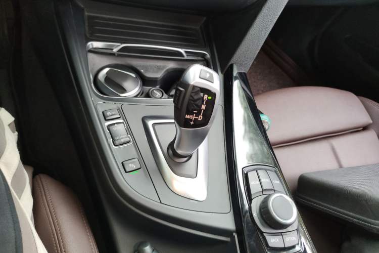 Used BMW 3 Series 2018 320Li Fashion Model Gear Lever