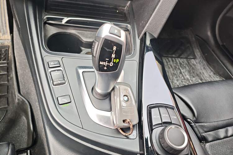 Used BMW 3 Series 2018 320Li Fashion Model Gear Lever