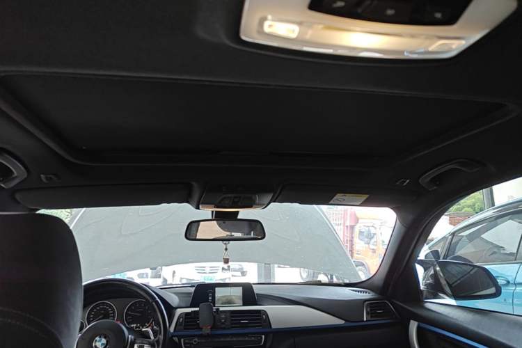 Used BMW 3 Series 2018 320i M Sport Package Headliner