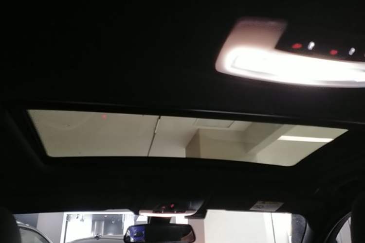 Used BMW 3 Series 2018 320i M Sport Night Edition Headliner