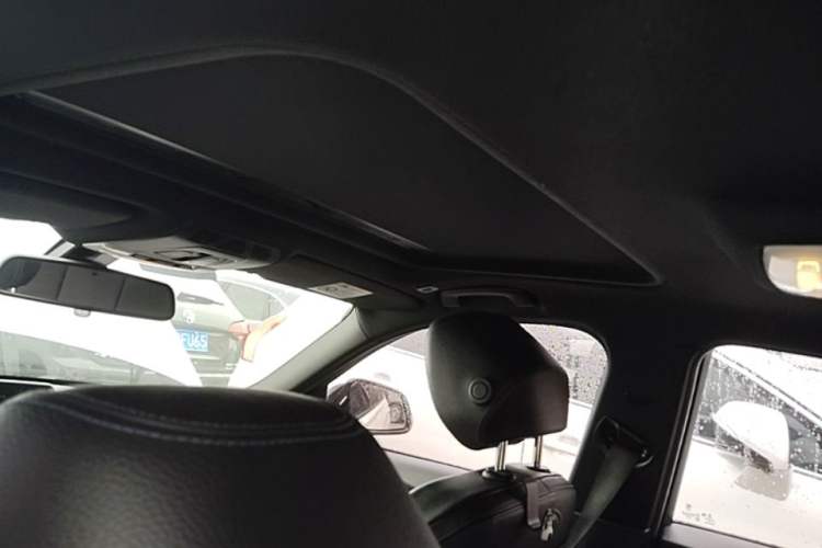 Used BMW 3 Series 2018 320i M Sport Package Headliner