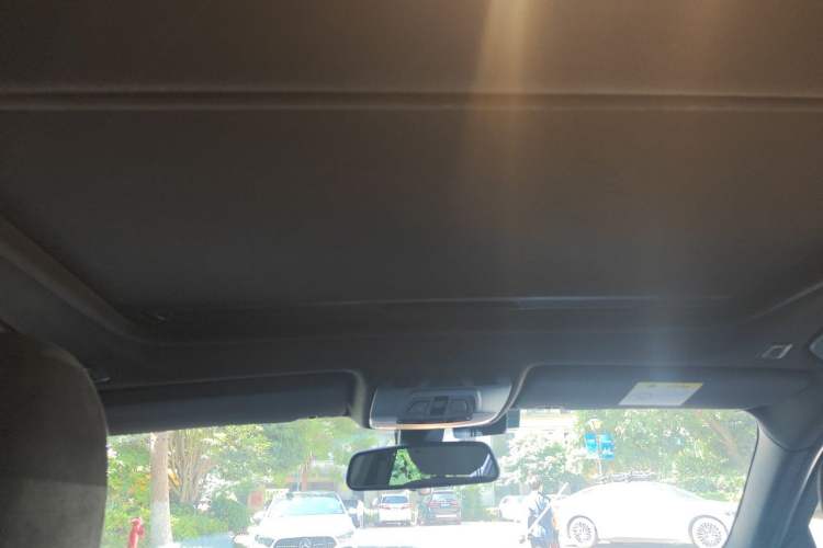 Used BMW 3 Series 2018 320i M Sport Night Edition Headliner