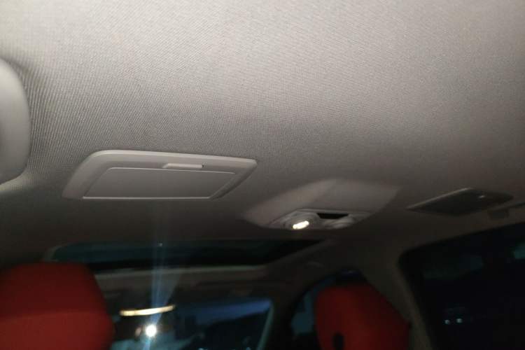 Used BMW 3 Series 2018 330Li M Sport Shadow Edition Headliner