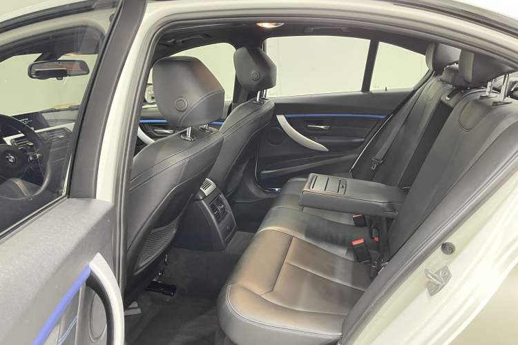 Used BMW 3 Series 2018 320i M Sport Package Headliner