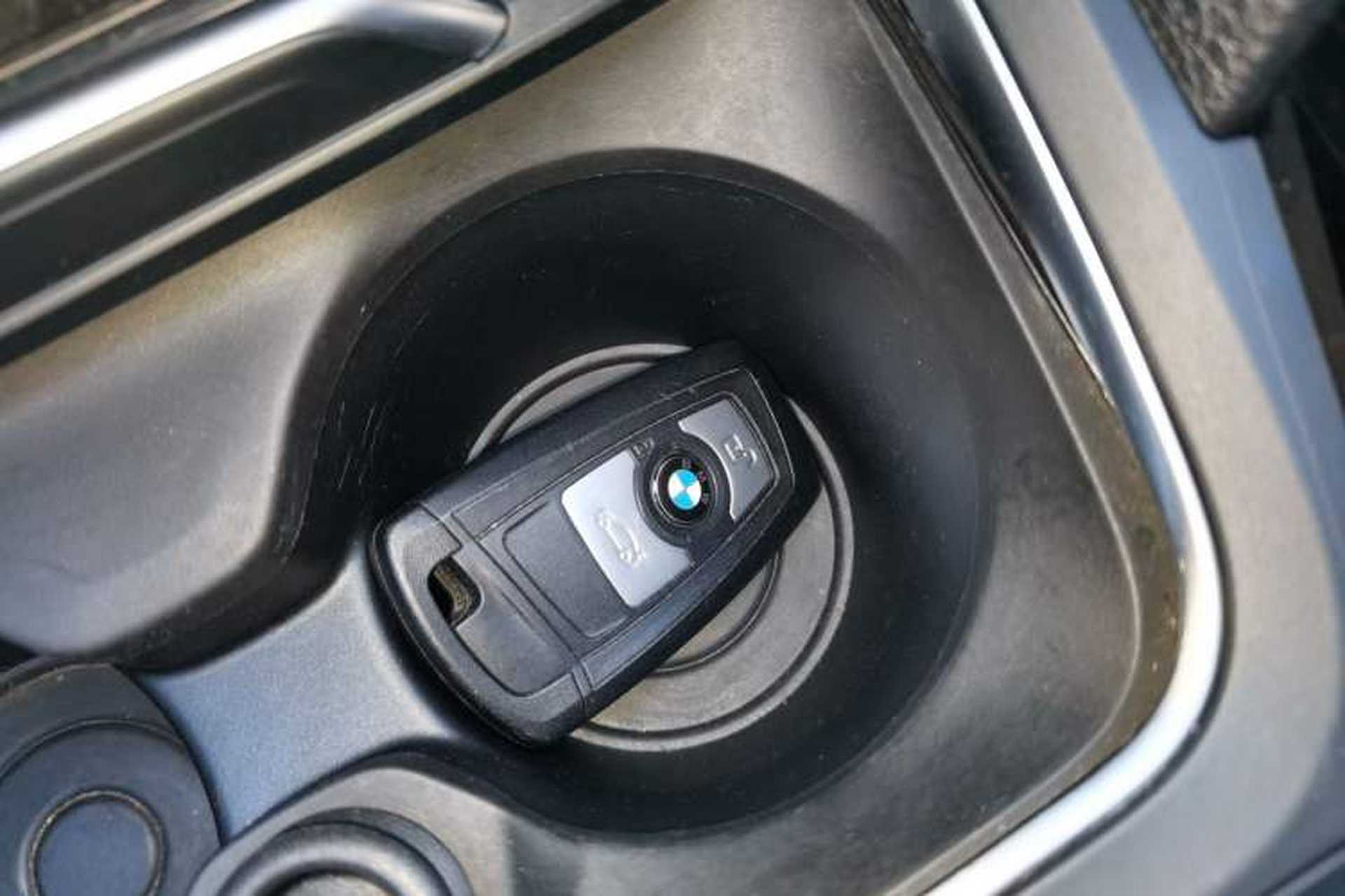 Used BMW 3 Series 2018 320Li xDrive Fashion Model Interior 1