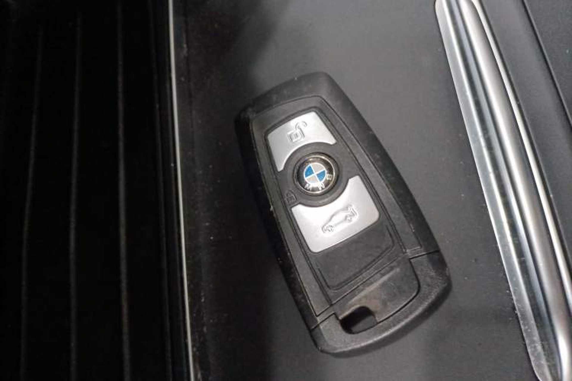 Used BMW 3 Series 2018 318Li Interior 1