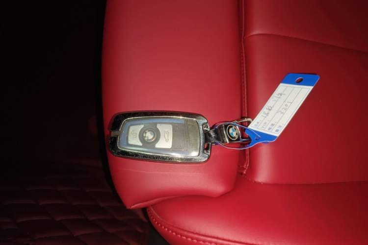 Used BMW 3 Series 2018 320i M Sport Package Interior 1