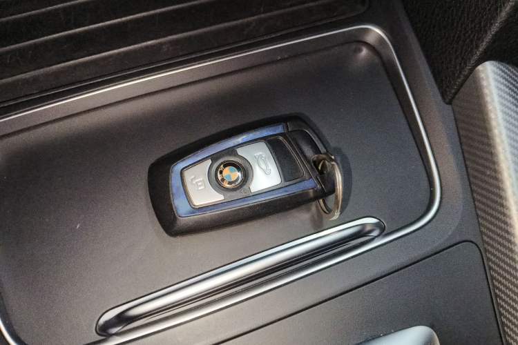 Used BMW 3 Series 2018 320i M Sport Night Edition Interior 1