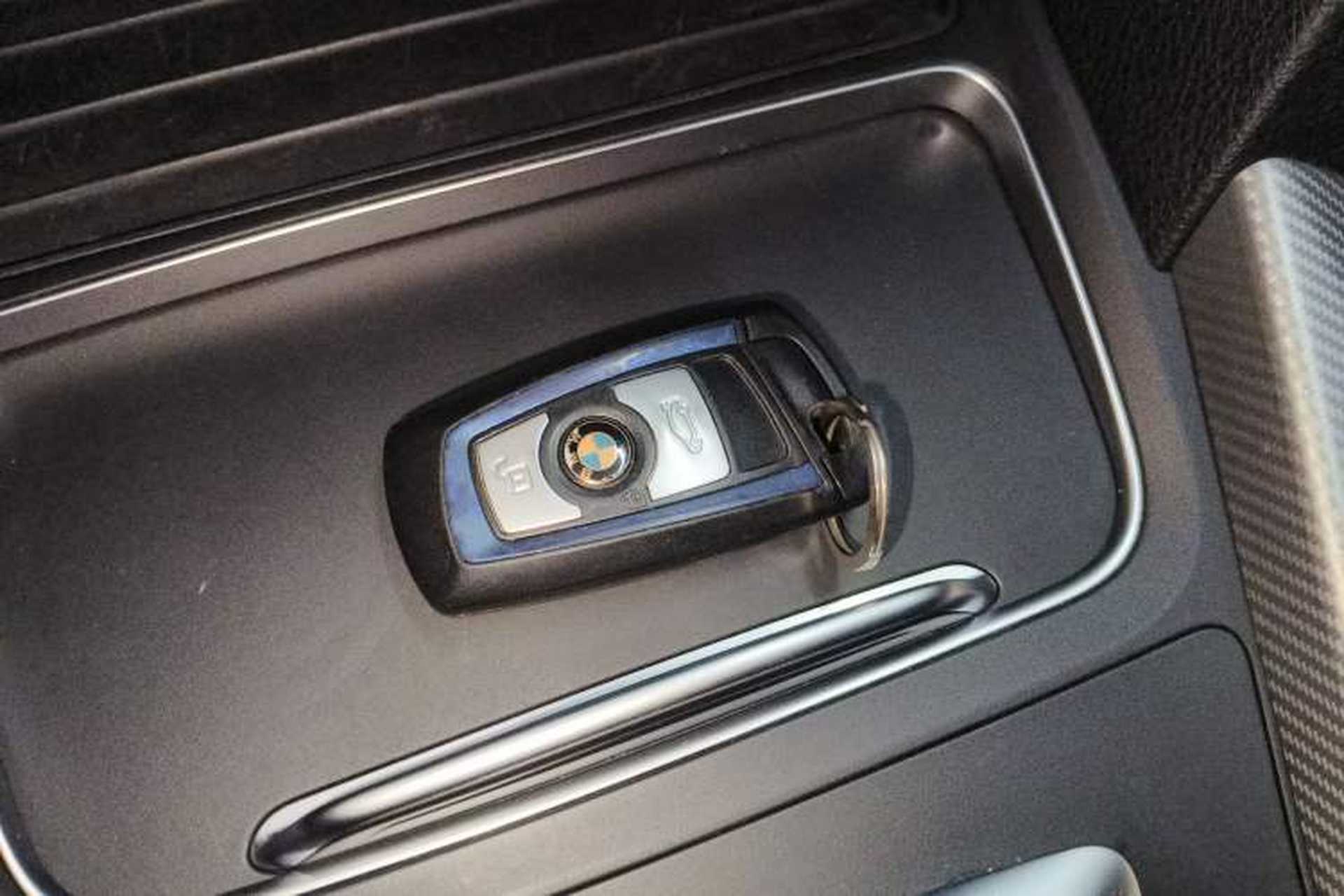 Used BMW 3 Series 2018 320i M Sport Night Edition Interior 1