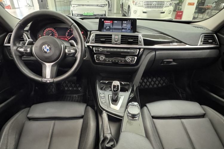 Used BMW 3 Series 2018 320Li Leading Model M Sport Package Interior 1