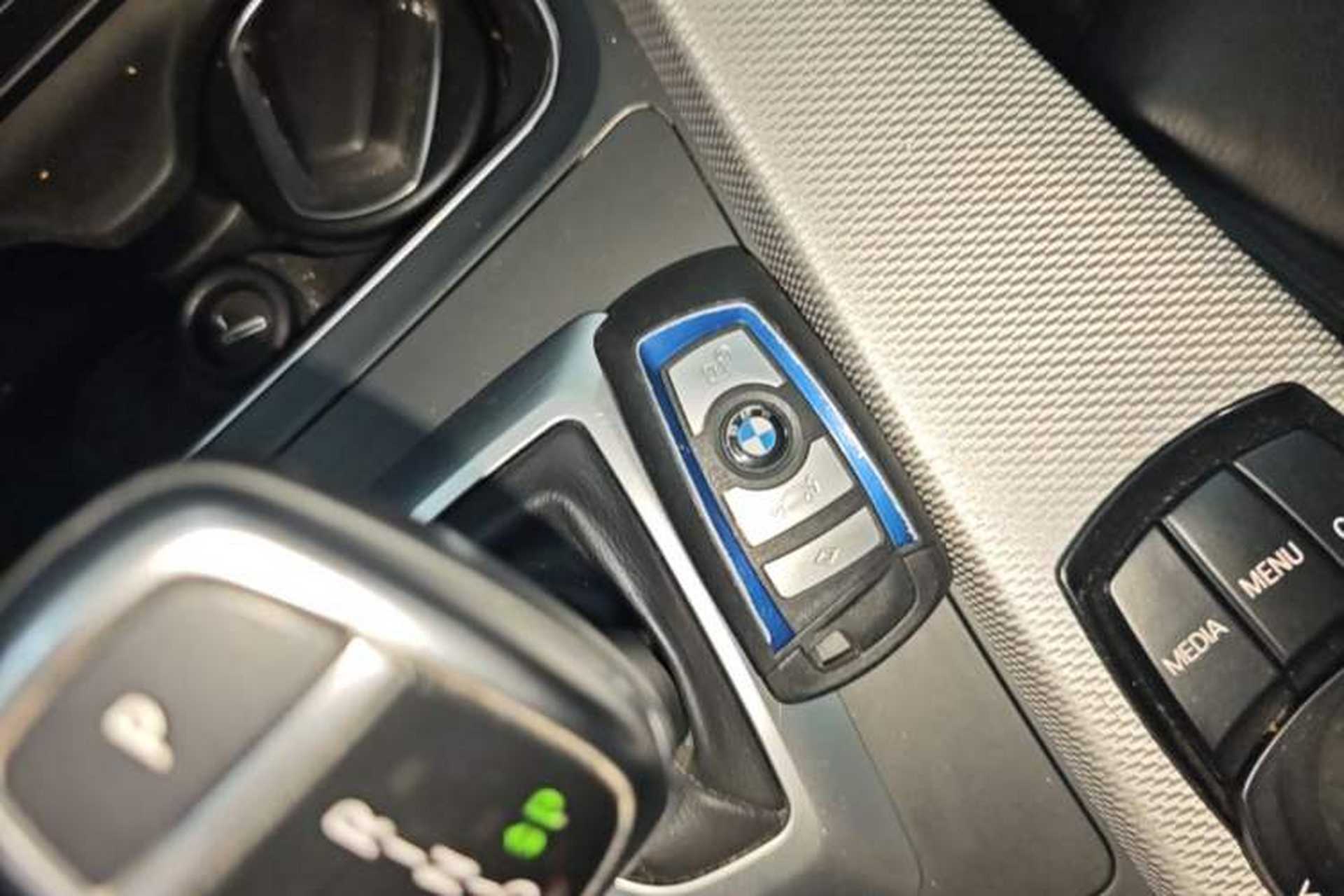 Used BMW 3 Series 2018 320i M Sport Package Interior 1