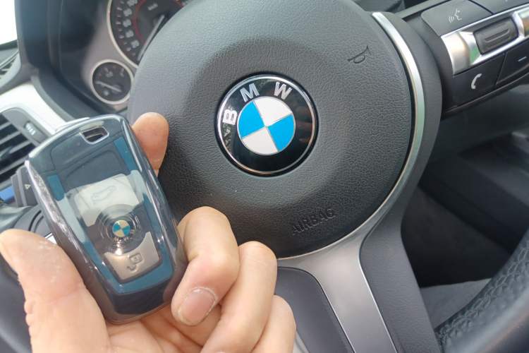 Used BMW 3 Series 2018 320i M Sport Package Interior 1