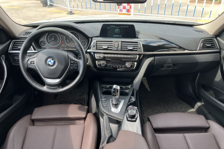 Used BMW 3 Series 2018 320Li Fashion Model Interior 1