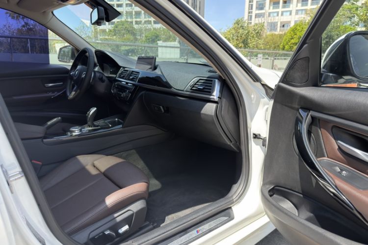 Used BMW 3 Series 2018 320Li Leading Model M Sport Package Interior 1