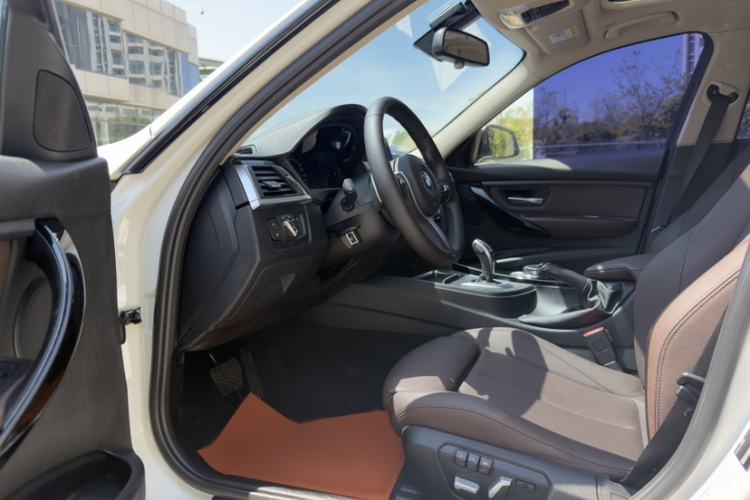 Used BMW 3 Series 2018 320Li Leading Model M Sport Package Interior 10