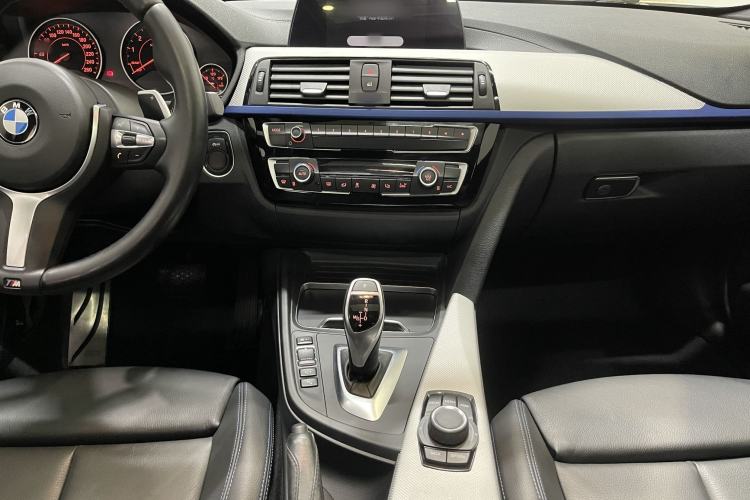 Used BMW 3 Series 2018 320i M Sport Package Interior 12