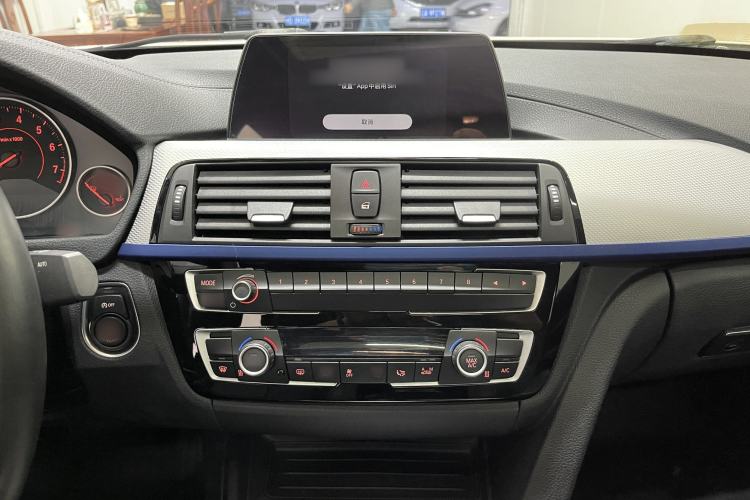 Used BMW 3 Series 2018 320i M Sport Package Interior 13