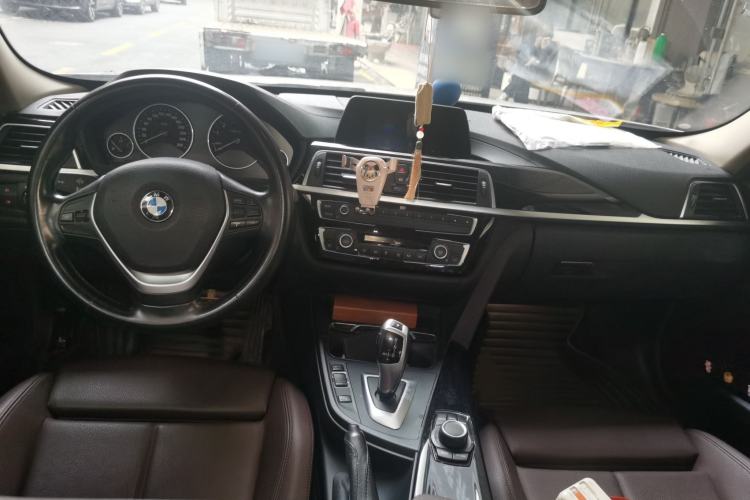 Used BMW 3 Series 2018 320Li Fashion Model Interior 2