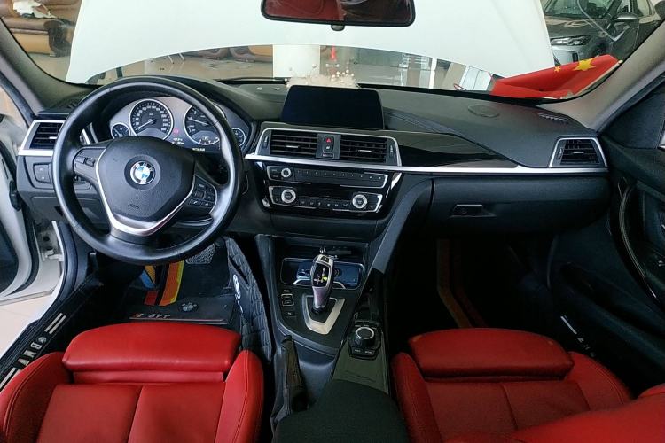 Used BMW 3 Series 2018 318Li Interior 2