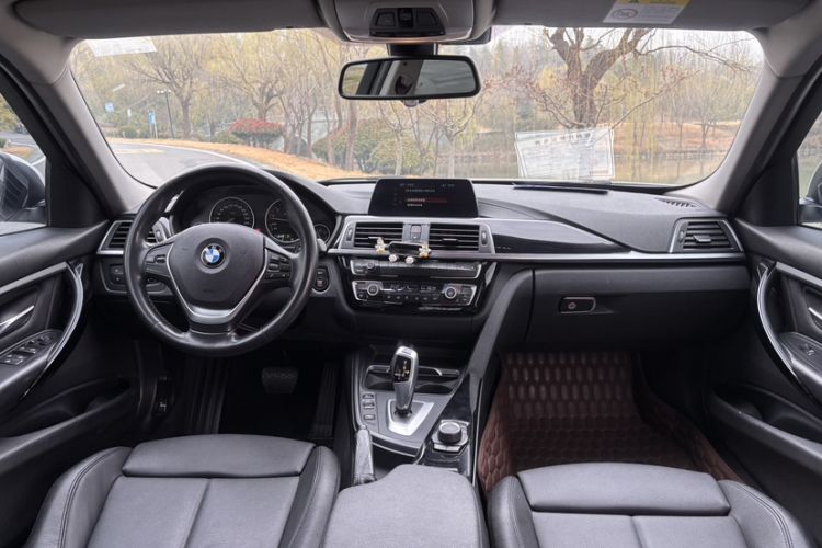 Used BMW 3 Series 2018 320Li Fashion Model Interior 2