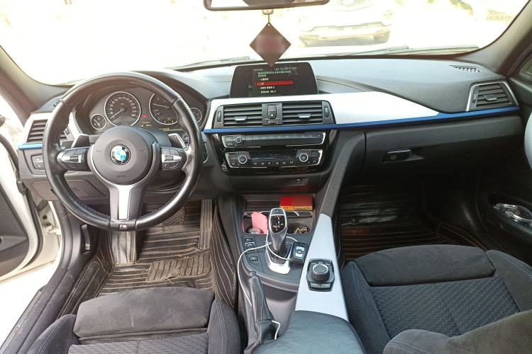 Used BMW 3 Series 2018 320i M Sport Package Interior 2