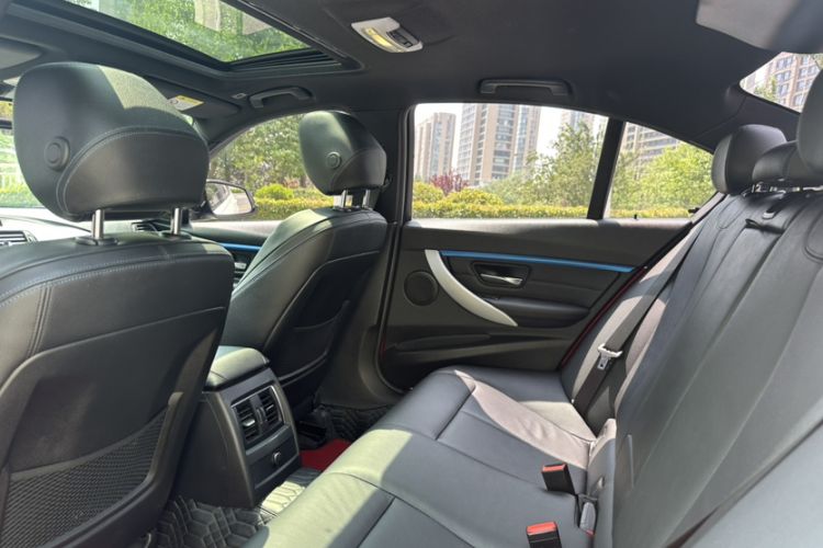 Used BMW 3 Series 2018 320i M Sport Package Interior 2