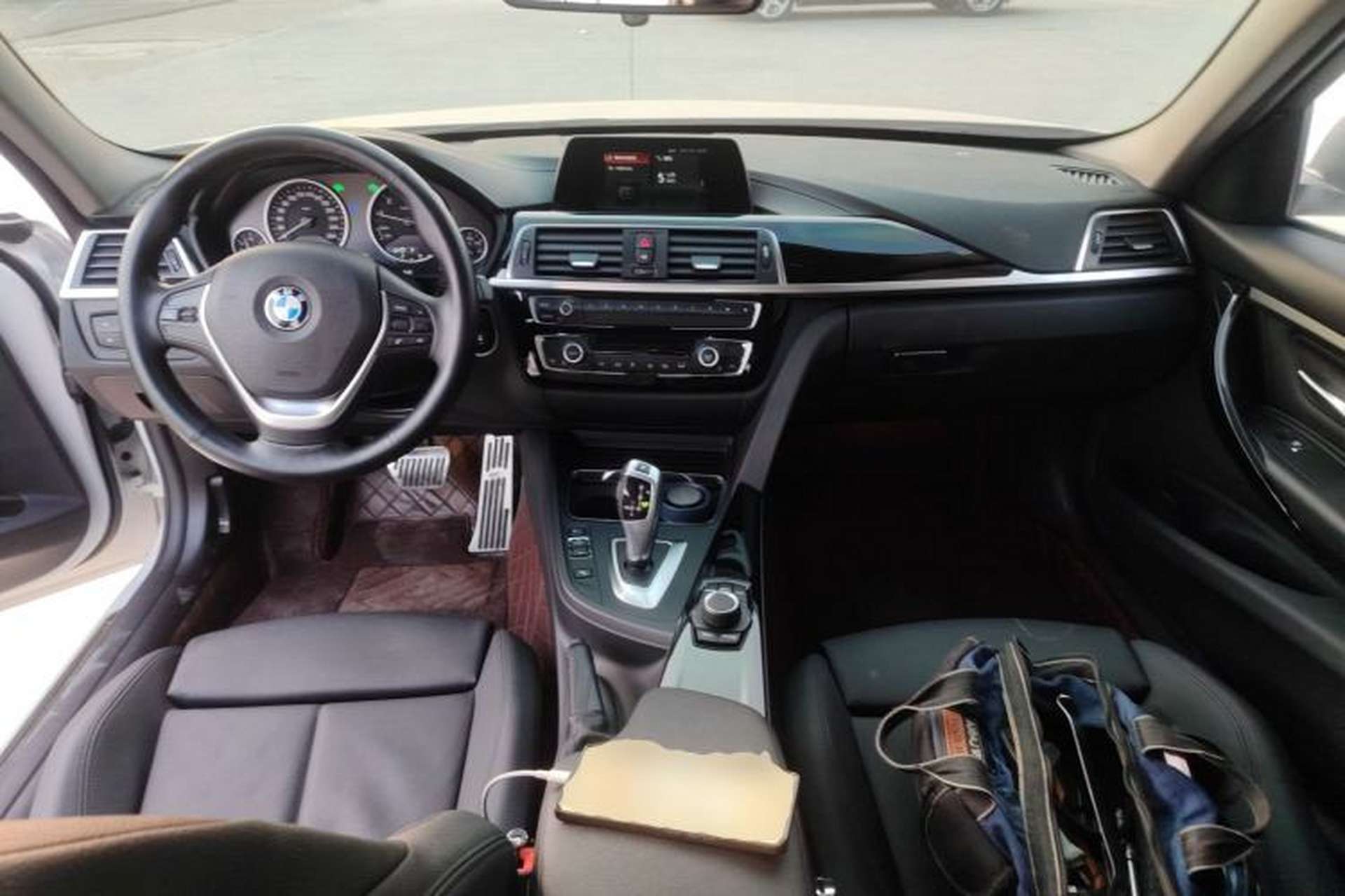Used BMW 3 Series 2018 318Li Interior 2