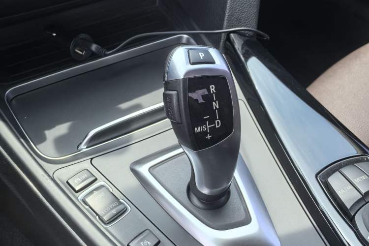 Used BMW 3 Series 2018 320Li Fashion Model Interior 2