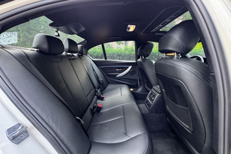 Used BMW 3 Series 2018 320i M Sport Package Interior 2