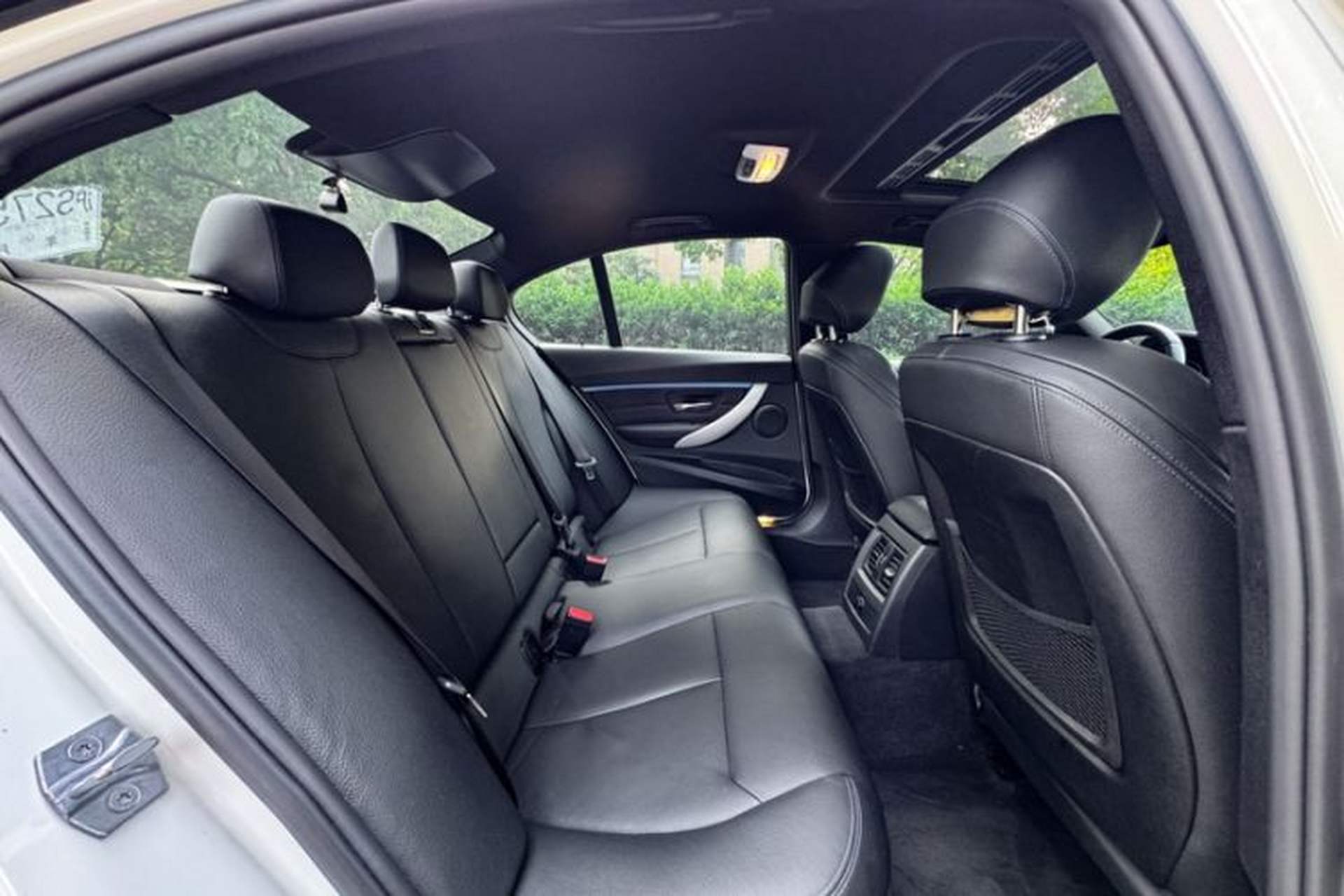 Used BMW 3 Series 2018 320i M Sport Package Interior 2