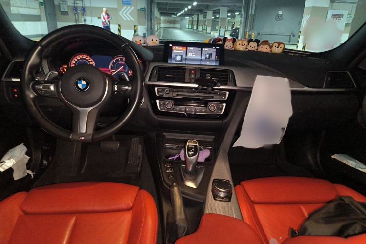 Used BMW 3 Series 2018 330i M Sport Night Edition Interior 2