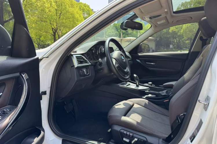 Used BMW 3 Series 2018 320Li Fashion Model Interior 2